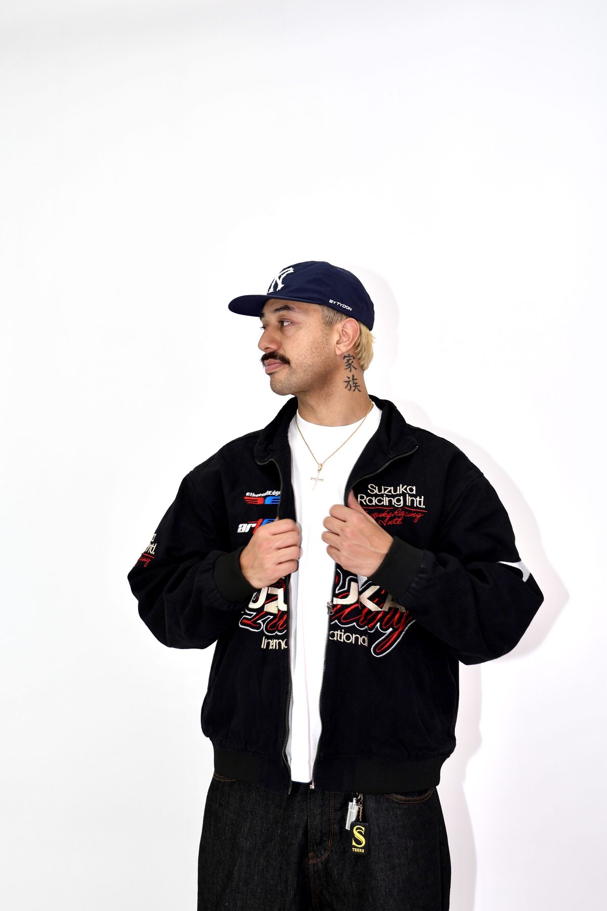 Teeks DJ official studio portrait 2