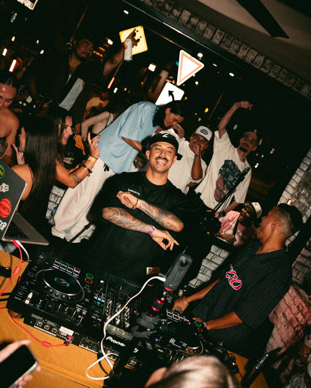 Teeks DJ official live performance photograph 9